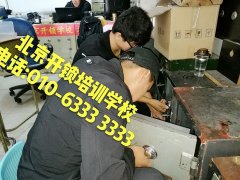 美女奶头操逼骚逼"